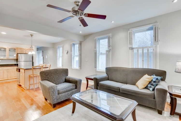 3 Bedrooms Apartment