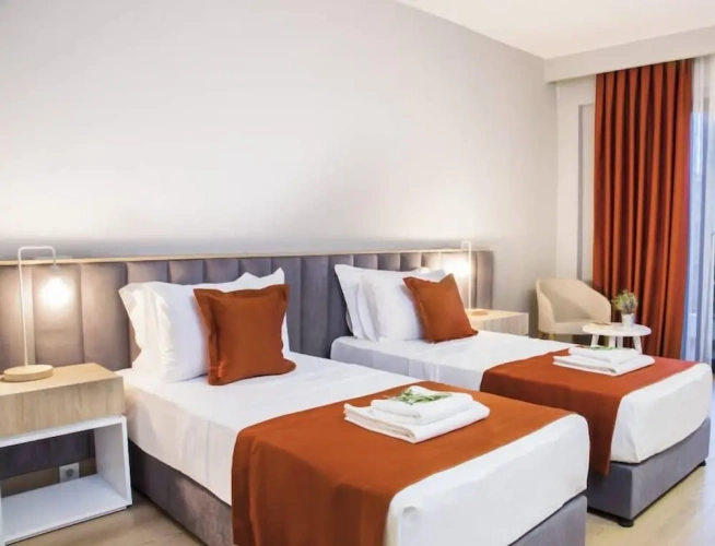 Standard Twin room with view