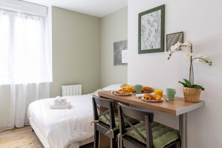 1 Bedroom Apartment