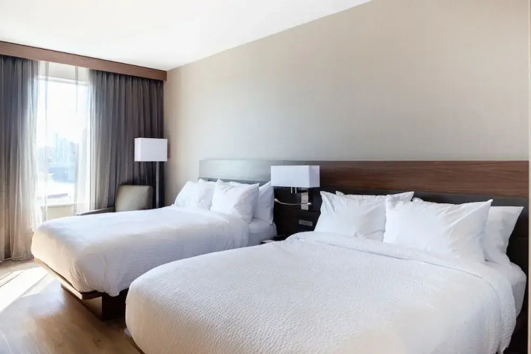 AC Hotel Cincinnati at The Banks