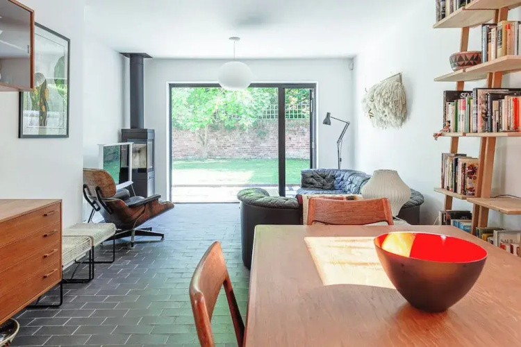Mid-Century Modern Style 1BD with Garden