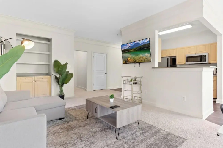 Upscale King 2BR Suite Downtown Raleigh