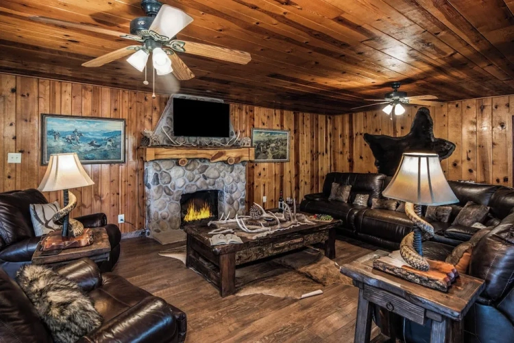 3 Bedrooms Studio