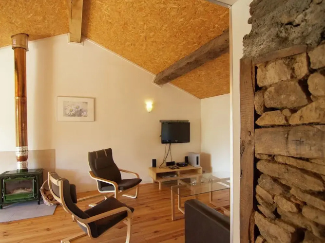 Comfortable and Cozy Cottage With Large Terrace