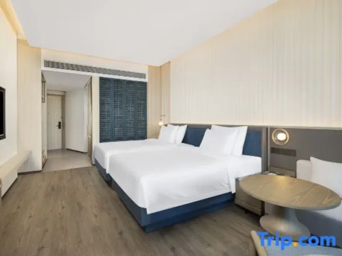 Deluxe Twin room with balcony