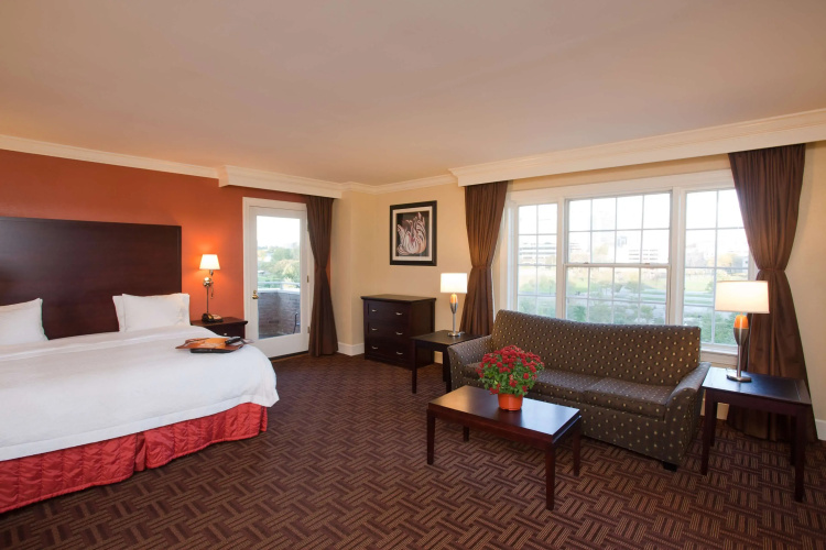 Hampton Inn & Suites Stamford