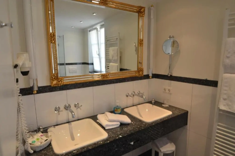 Deluxe Double room with lake view