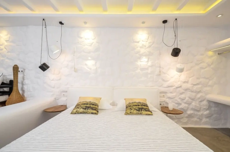 Grand Basement Suite with balcony