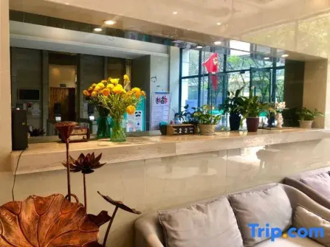 Xing Lun Hotel
