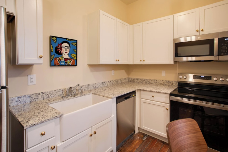 I-95 & I-20 Stopover: Walkable Florence Condo