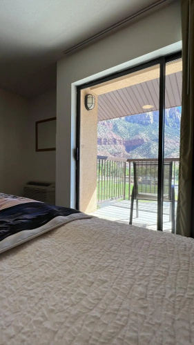 Bumbleberry Inn