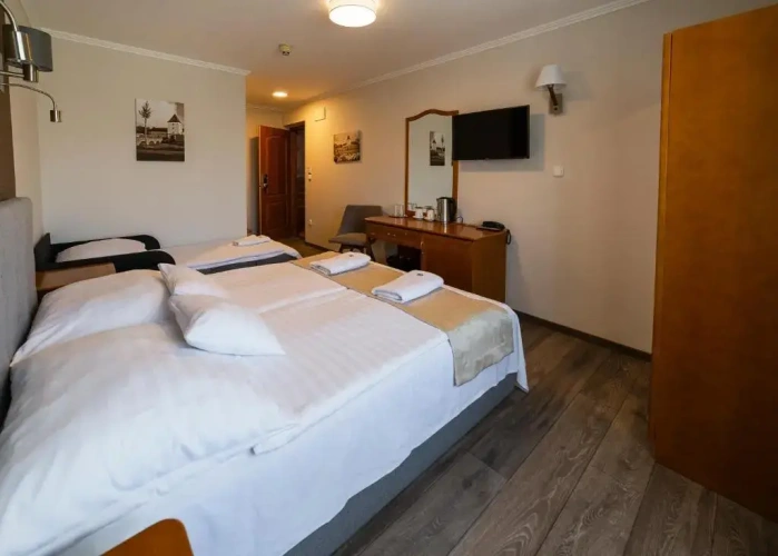 Standard Triple room with balcony
