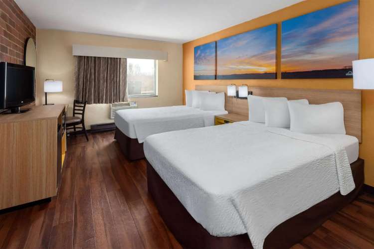 Days Inn by Wyndham Rockford I-90 Casino District