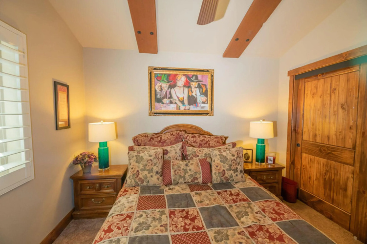 Silver Pine Lodge