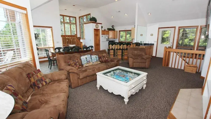 Goat Locker - 5 Br Home