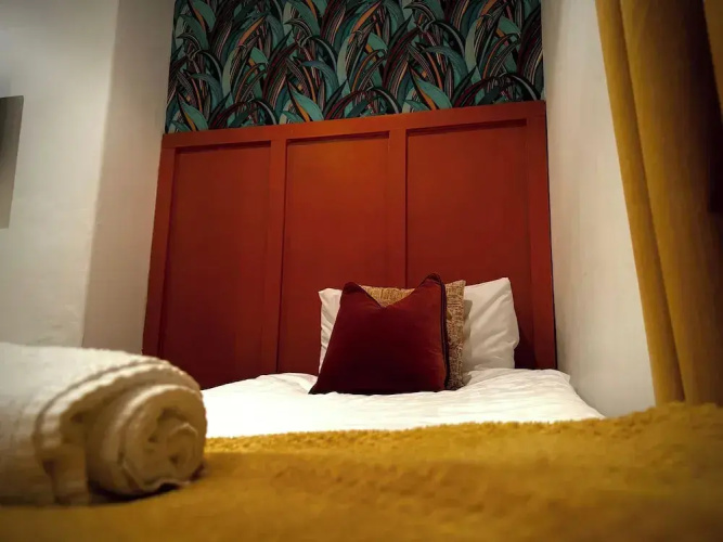 Sleeps10-parking-garden-hottub-petfriendly