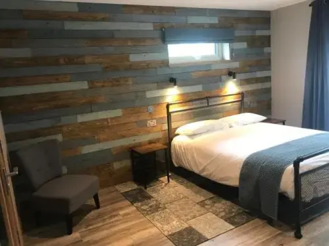 Inchree Rooms & Chalets