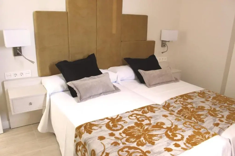 1 Bedroom Apartment with balcony and with sea view