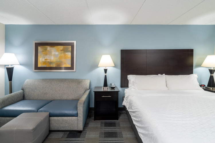 Holiday Inn Express Forsyth by IHG