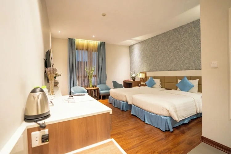 Standard Twin room with balcony