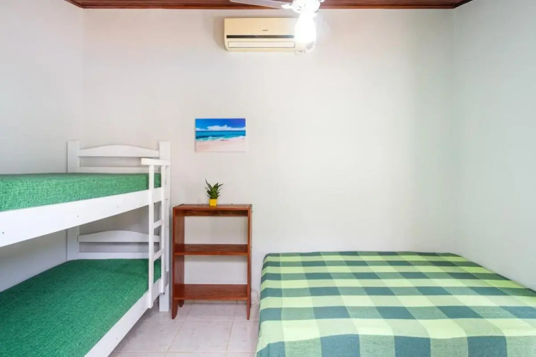 Bh 12: Casa Com Piscina, Perfeita E Bem Localizada!!!