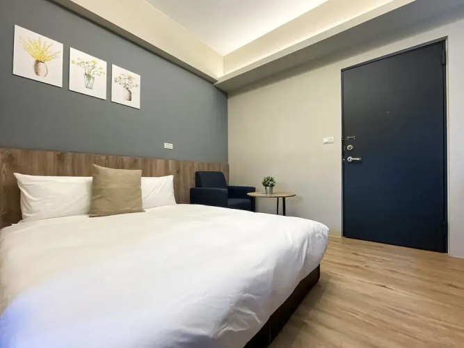 Sunshine Hotel