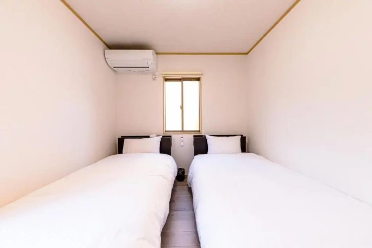2 Bedrooms Villa
