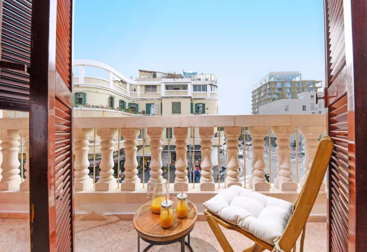Luxury W2 Balconyparking Best Location
