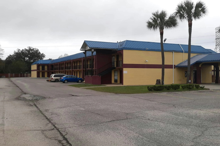 Oyo Hotel Pensacola I-10 & Hwy 29 - Pensacola, FL