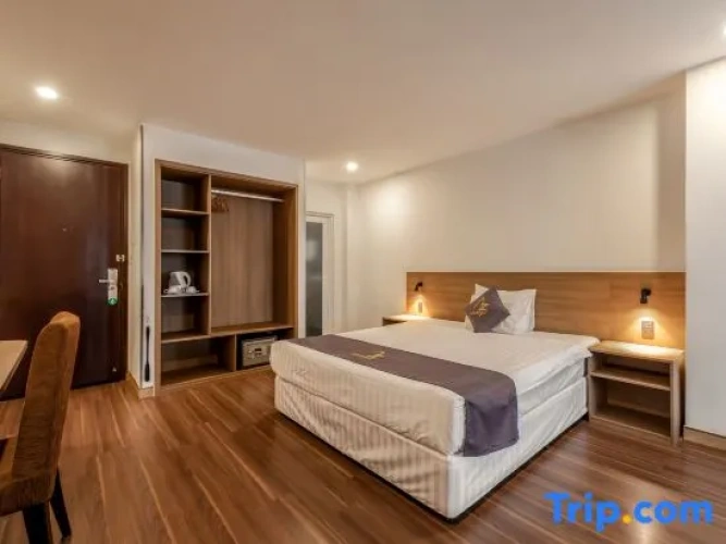 Sextuple Suite