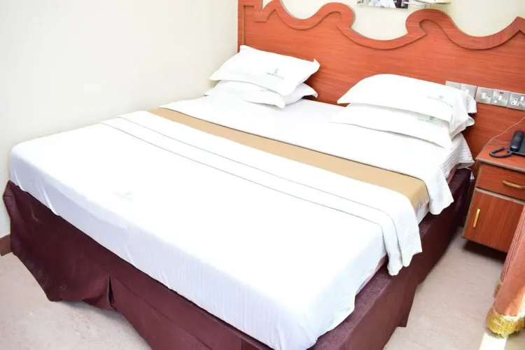 G & G Hotel Ltd