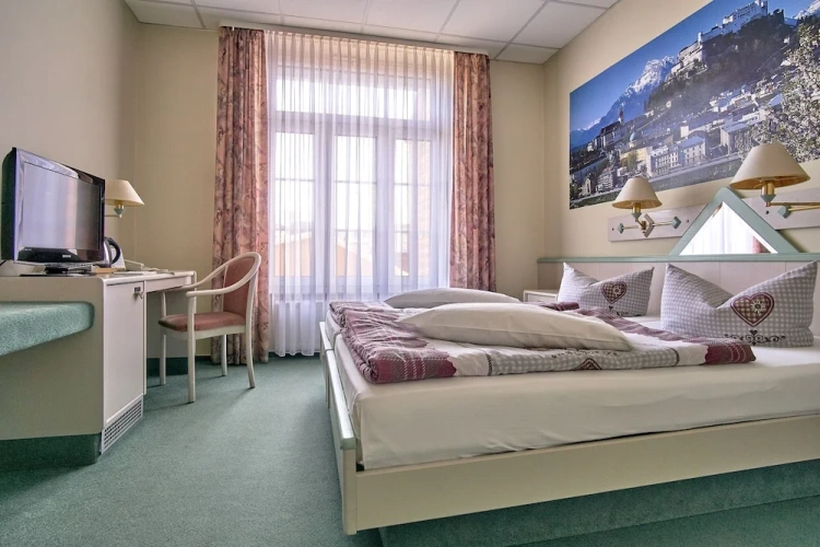 Double room Courtyard Side