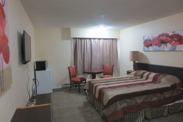 Vanderhoof Inn