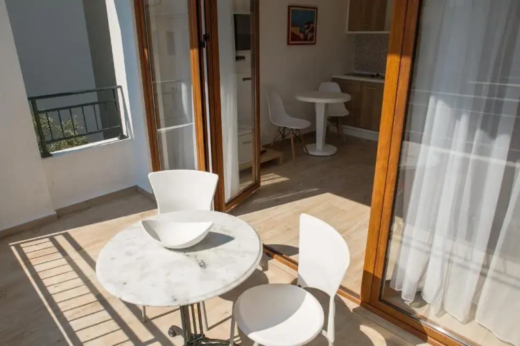 Apartment with balcony