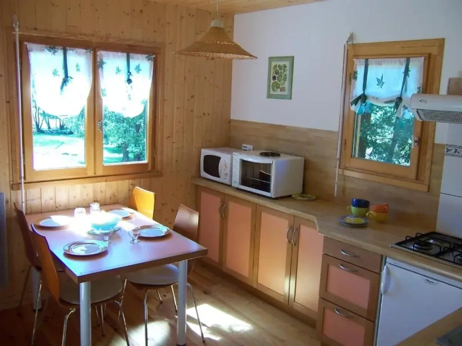 2 Bedrooms Chalet