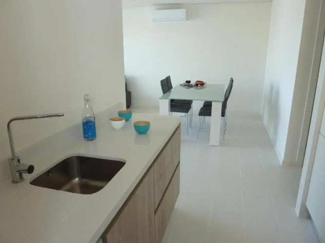 3 Bedrooms Apartment