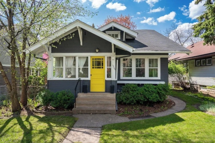 3 Bedrooms Cottage