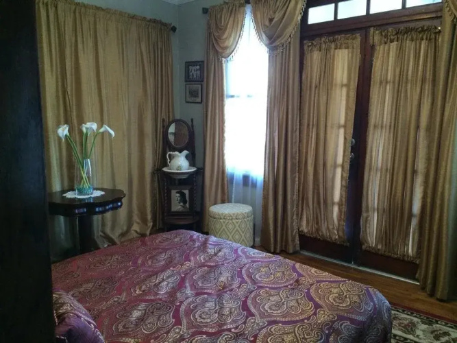 Inn the Oaks