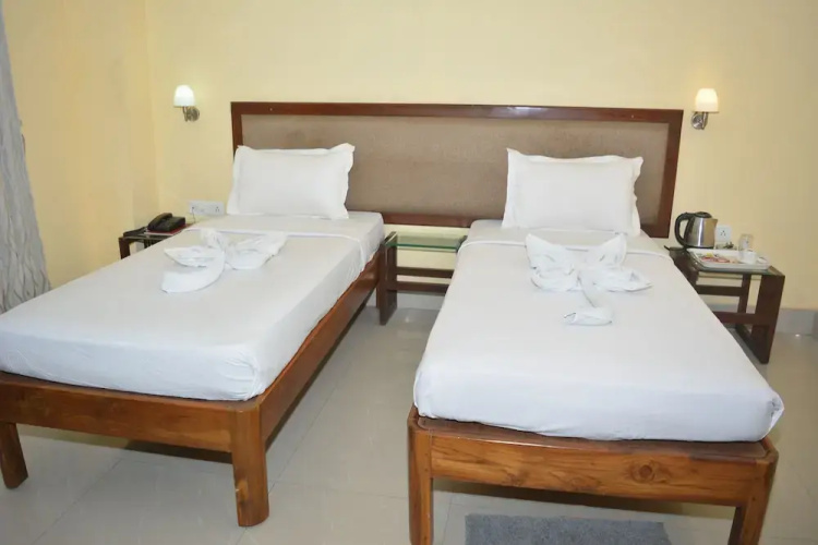 Hotel Golden Anchor Dhamara