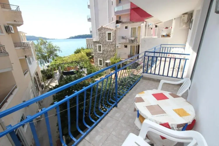 Standard Triple room with balcony and with sea view