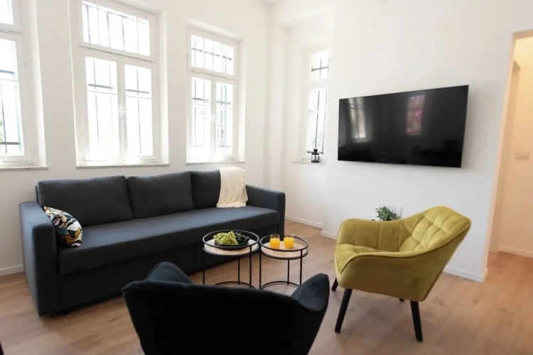 2 Bedrooms Apartment