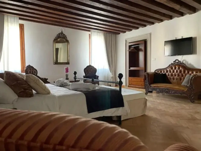 Classic Quadruple room
