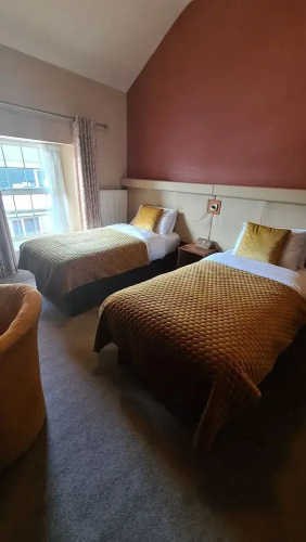 Farnham Arms Hotel