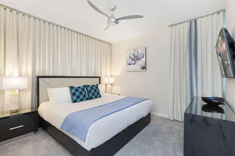 Sr014v: 8 Bed, Dinosaurs Fun, DC Comics, Pool, Shuffle Board