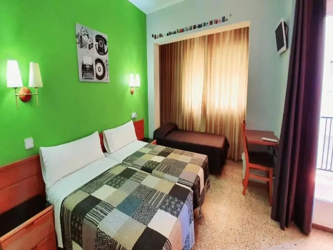 Standard Triple room with balcony