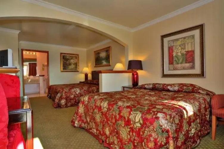 Deluxe Quadruple room