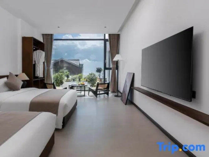 Standard Twin room with courtyard view