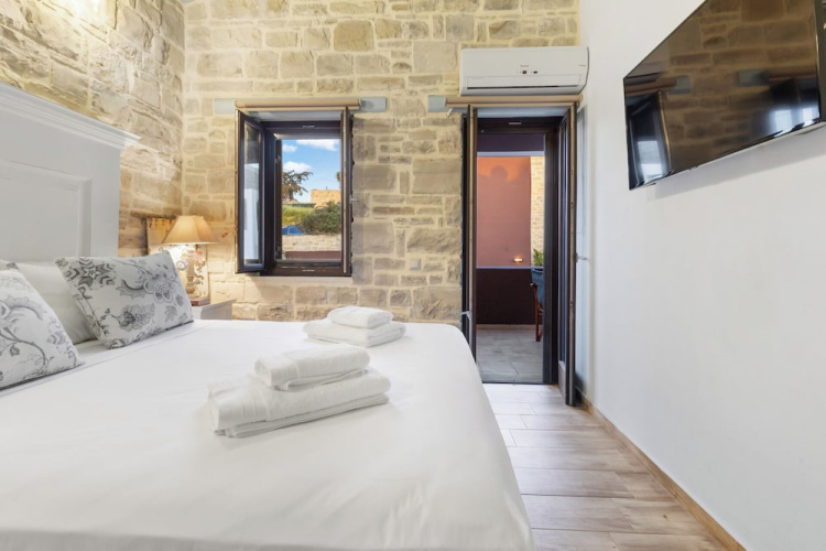 Phaistos Villas Elegant South Residence