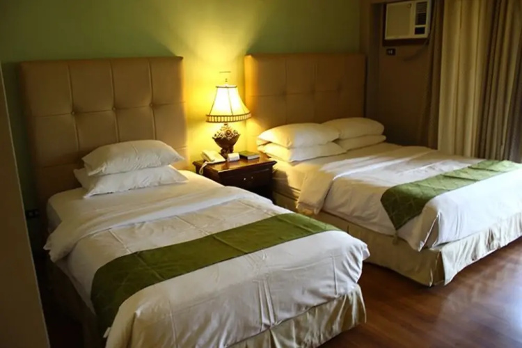 Pinegrove Mountain Lodge