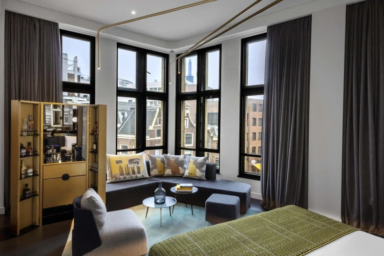 Bank Double Suite